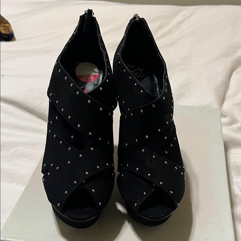 BCBGENERATION platform hers size 8